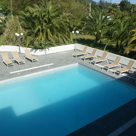 Spacious With Pool *